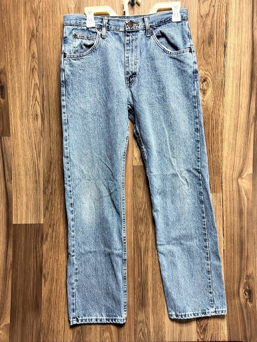 Wrangler Premium Jeans Men’s 31x32 Light Wash Blue Straight Leg 100% Cotton
